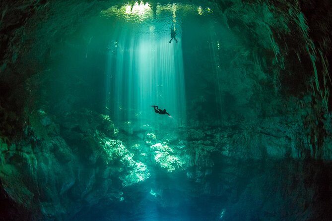 2 cenote divings (including one deep diving) for advanced divers in Tulum - Two cenotes, one tight morning in Tulum