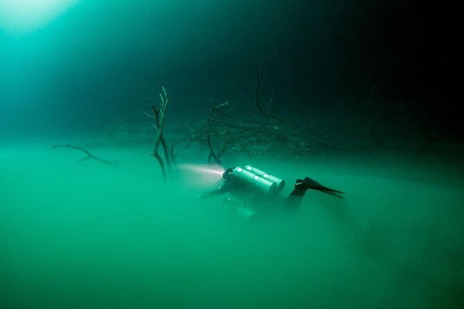 2 cenote divings (including one deep diving) for advanced divers in Tulum - Stop 1 at the shop: gear up and get your head in the game