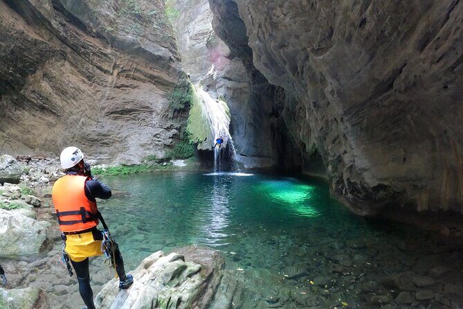 2-Day Tour with Canyoning and Rappelling to the Infiernillo Canyon - Alfredo’s guide style: safety, humor, and minimum-impact habits