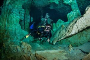 2 tanks Cenote Diving Adventure in Tulum for Certified Divers - Dos Ojos: Limestone Formations, Bat Cave, and Light Effects