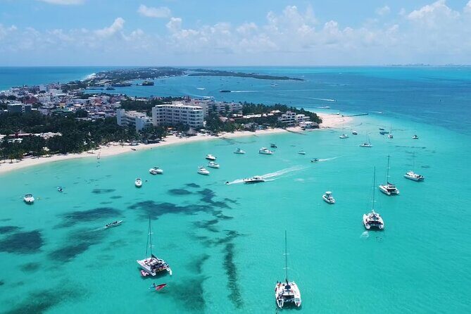 2x1 Tour: Isla Contoy, Isla Mujeres, Open Bar, Lunch and Transfers - Open bar and buffet lunch: how this affects the feel of the day