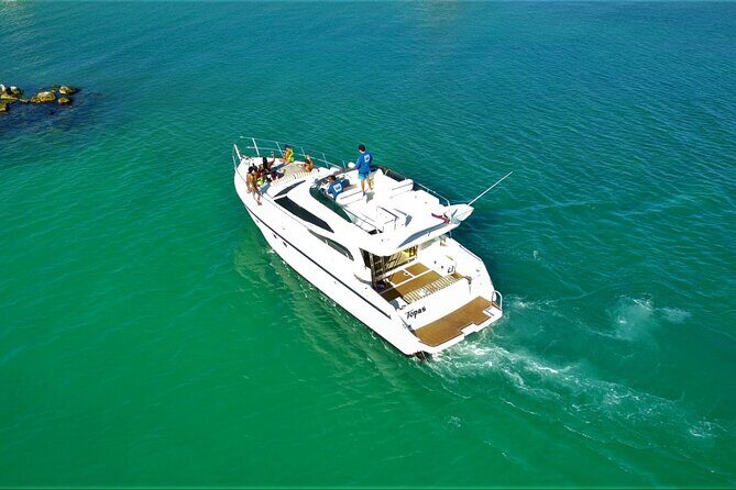 3 Hour Xpu-Ha - 47' Azimut, Tulum, Playa del Carmen, Riviera Maya - Food and Drinks Are the Schedule: Lunch and Unlimited Standard Bar