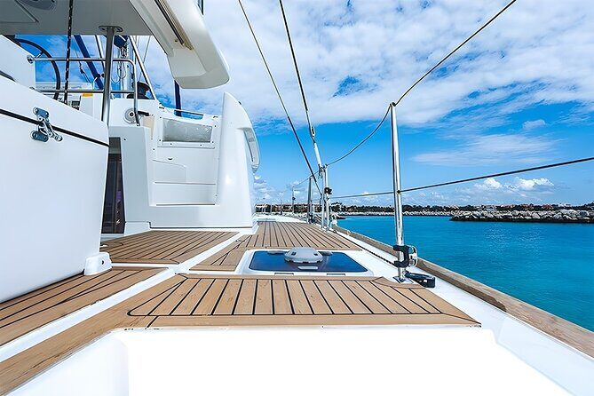 3 Hours Exclusive 45' Lagoon Catamaran Experience - Crew quality: you’re not just hiring a captain
