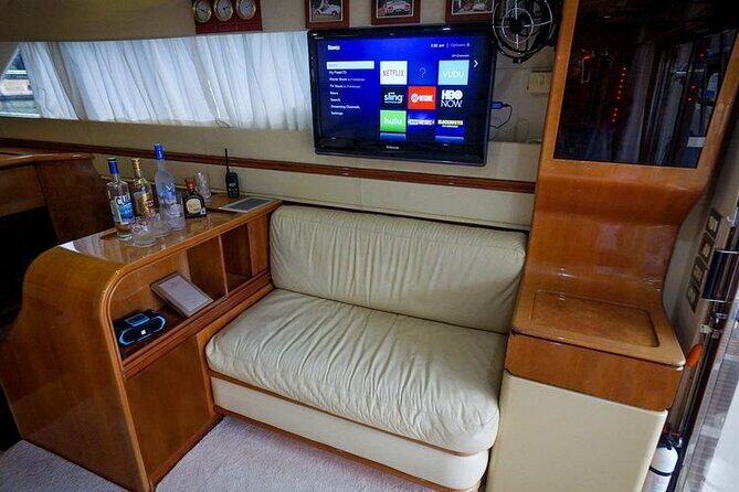 4 Hour - 47' Azimut, Tulum, Playa del Carmen, Riviera Maya - Getting on board: where it starts in Puerto Aventuras