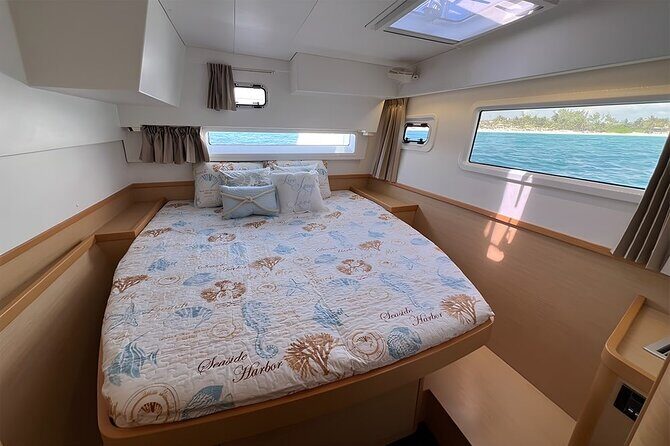 4 Hour Catamaran Experience in a Private 42' Lagoon - Onboard Food and Drinks: What’s Really Included