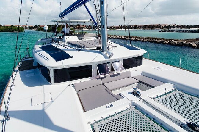 4 Hours Exclusive 45' Lagoon Catamaran Experience - Who this lagoon catamaran fits best