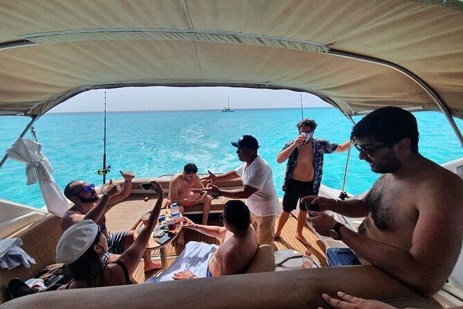 4 hours - Private 48ft Yacht all inclusive in Tulum and Playa del Carmen - A Private 48-Foot Yacht in Playa Del Carmen: The Real Appeal