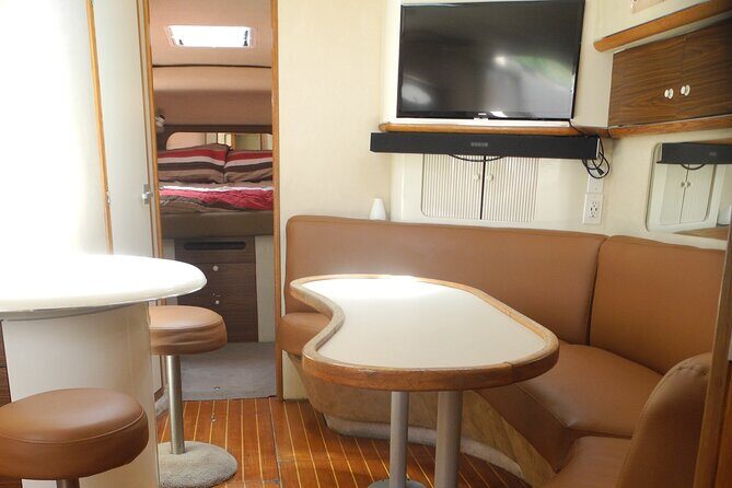 4 hours - Private 48ft Yacht all inclusive in Tulum and Playa del Carmen - The Crew Experience: From Captain to Chef to Host Energy