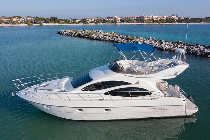 4H 42' Azimut Yacht All-Inclusive from Tulum & Playa del Carmen. - Private 42 Azimut yacht, not a crowded catamaran