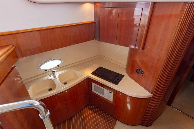 4H 42' Azimut Yacht All-Inclusive from Tulum & Playa del Carmen. - Troll fishing on board: a fun add-on if you want action