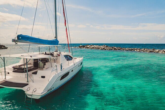 4H Luxury 44' Catamaran All-Inclusive in Tulum & Playa del Carmen - Fishing and staying onboard: two ways to enjoy the same day