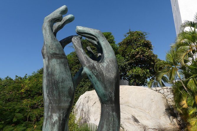 4Hrs Small Group Half Day City Tour with Lunch at High Divers - Stop 2: Avenida Costera Miguel Alemán for fast orientation