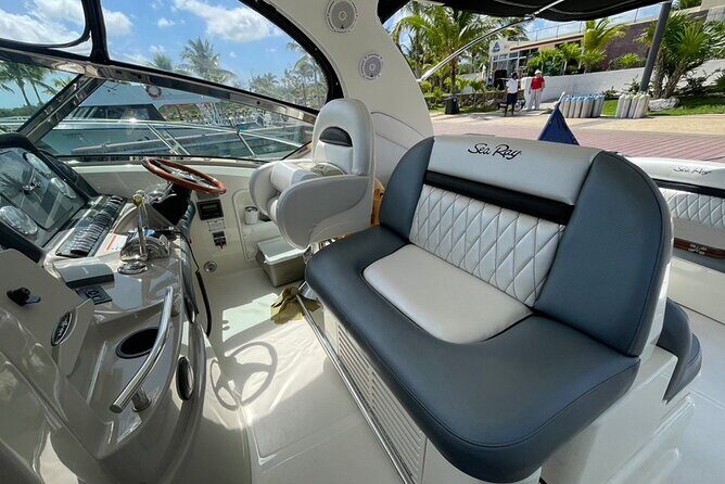 5-Hour Private 40' Yacht 2-Stop Tour to In-Ha reef with Food, Drinks & Snorkel - La Bocana: shallow clear water, ceviche lunch, and music-forward fun