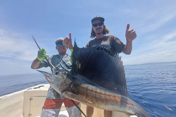 5 Hours of Private Sport Fishing In Puerto Escondido - Meeting and pickup: simple, but stand visible for the driver