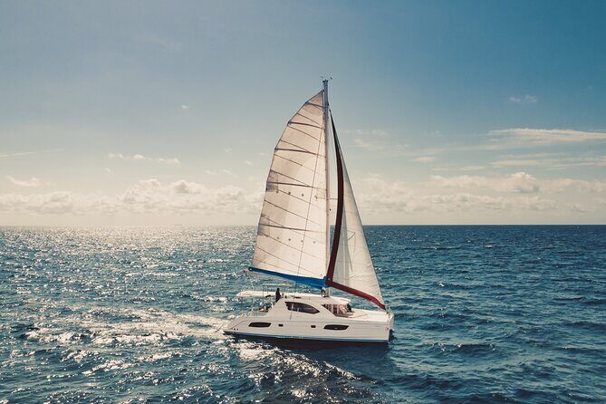5H Private 44' Catamaran All-Inclusive - Tulum & Playa del Carmen - Troll Fishing: A Fun Extra That Turns Into Food