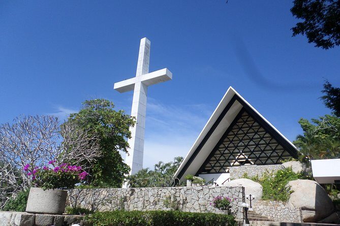 Acapulco City Tour - Capilla de la Paz: postcard-bay photos with real local meaning
