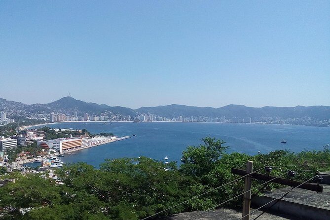 Acapulco City Tour - Mercado de Artesanías: silver craftsmanship and the shopping reality check