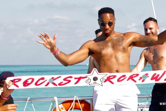 Adults only Hip Hop Sessions Boat Party Cancun - Crowd Vibe: Adult-Only, Social, and Mostly Smooth