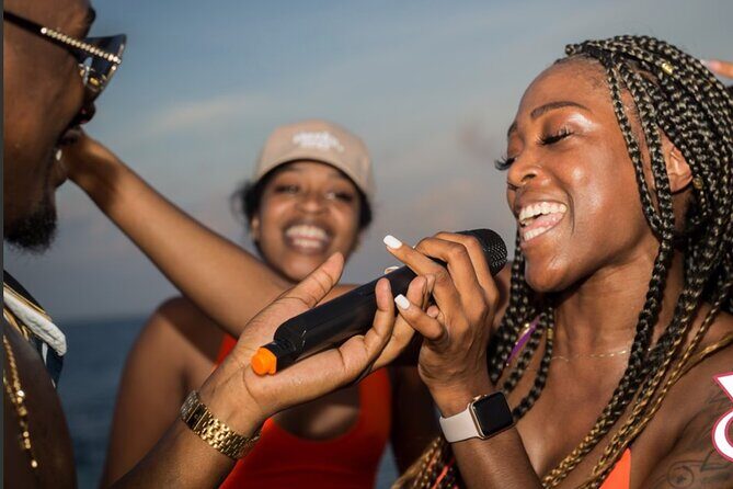 Adults only Hip Hop Sessions Boat Party Cancun - Photos Included: How to Get Your Professional Shots