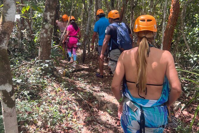 Adventure in a Private Mayan Community - Mayan Cooking in a Family Kitchen: Tortillas, Spices, and Chaya Water