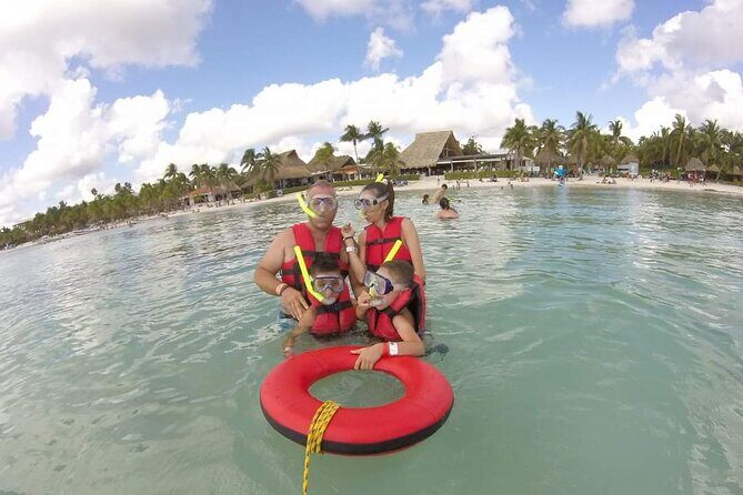 Akumal turtles sanctuary and go pro photos - What Makes Akumal Special: Quiet Water and a Wildlife-Focused Circuit