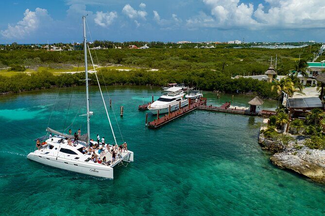 All Inclusive Isla Mujeres Catamaran - Isla Mujeres beach club lunch: buffet reality and flexible choices