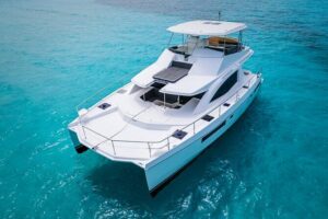All Inclusive Luxury Yacht – Private Island Experience - The lagoon behind the island: where the calm energy lives