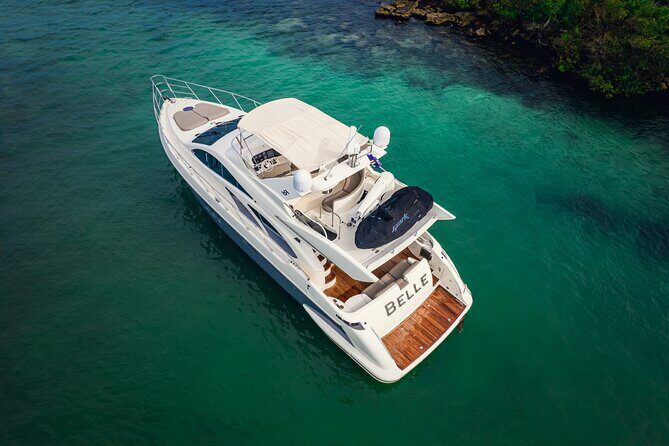 All Inclusive Luxury Yacht – Private Island Experience - The onboard BBQ and premium open bar: how lunch becomes the whole day