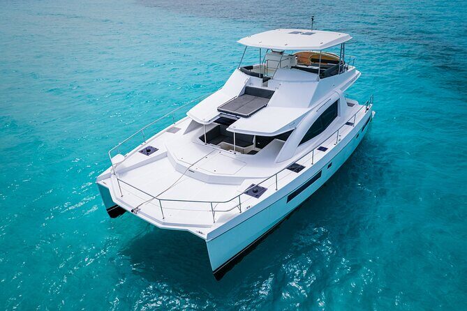 All Inclusive Luxury Yacht – Private Island Experience - The lagoon behind the island: where the calm energy lives