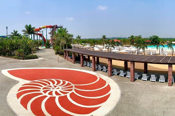 Aquatico Inbursa Waterpark: Veracruz - Ticket - On-Site Comfort: Lockers, Changing Rooms, and Photo Costs