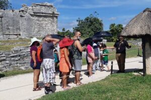 Archaeological Tour in Tulum and Coba with Kuxtal Cenote - Stop 1: Tulum ruins with a certified federal guide
