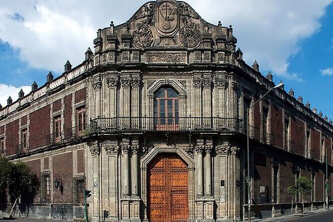 Arrivals & Survival of Jews in Mexico from 1519 - Plaza Loreto: stepping from Sephardic Mount Sinai to Nidjei Israel