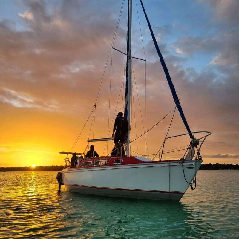 Bacalar: 4hr Private Sailing Tour with Guacamole & Drinks - Price and value: $285 for up to two and what you’re really buying