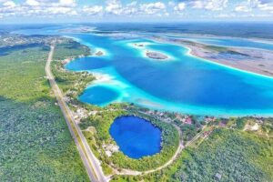 Bacalar Lagoon of 7 Colors from Playa del Carmen and Tulum - Where you meet: Playa del Carmen vs. the Super Aki stop in Tulum