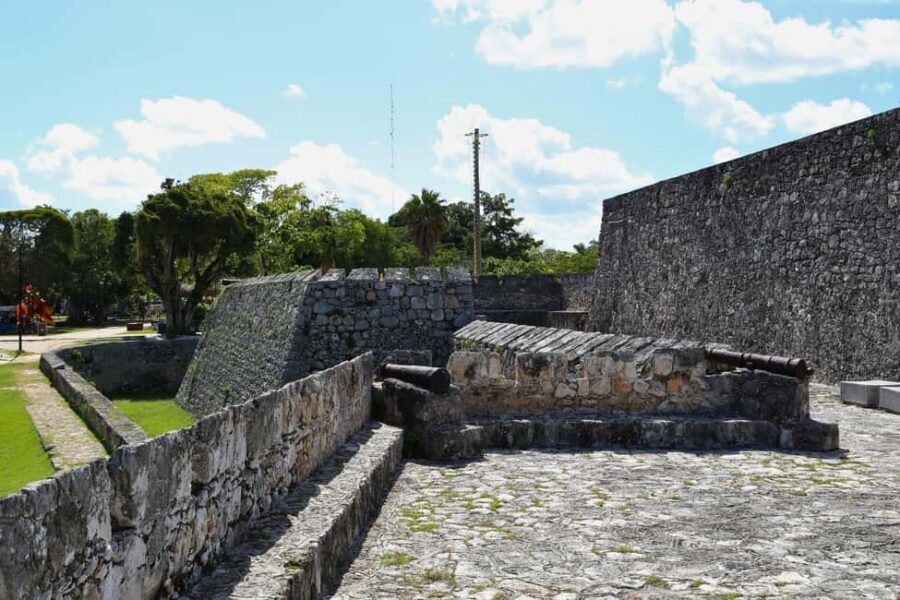 Bacalar: Lagoon, Pirate Canal, Stromatolite Day Trip w/Lunch - Bacalar’s Seven-Color Lagoon, and Why This Day Trip Works