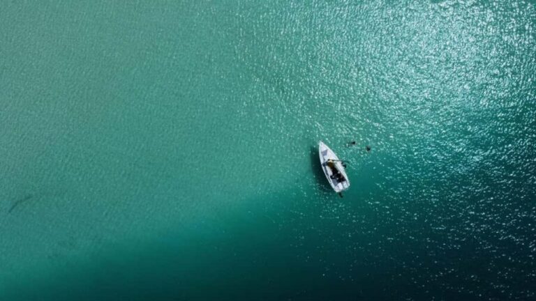 Bacalar: Lagoon Sailing Tour with Snacks and Drinks - Meeting Bacalove Sailing and finding the boat fast