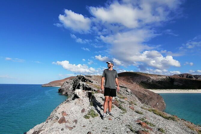 Balandra & Tecolote: hike, kayak and snorkel in paradise - Small-group energy: guides that slow down for the good stuff