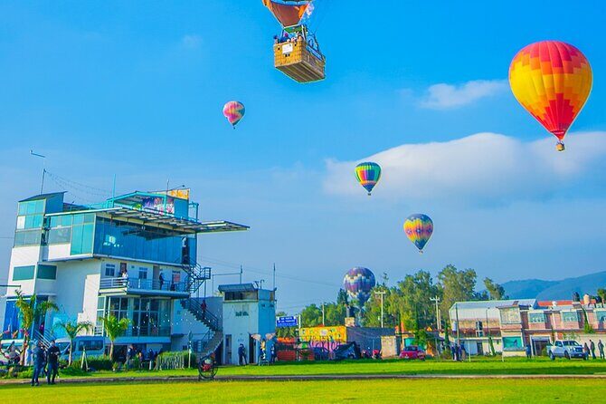 Balloon adventure: transfer+breakfast in the cave+guided pyramids - Weather reality: balloons are safe, but your view is not guaranteed