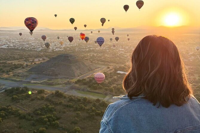 Balloon flight / Breakfast in the cave / CDMX pick-up + Pyramids - A sunrise-style Teotihuacán morning starts with a long drive