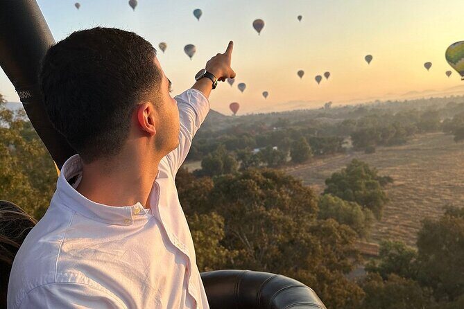 Balloon flight / Breakfast in the cave / CDMX pick-up + Pyramids - Price and extras: what’s the real value?