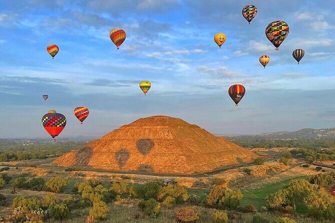 Balloon flight + pick up in CDMX + Breakfast in Cave + Pyramids - Teotihuacan at Dawn: Why This Very Early Start Works
