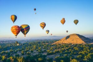 Balloon flight + pick up in CDMX + Breakfast in Cave + Pyramids - Before Takeoff: Coffee, Cookies, and a Crowd-Controlled Wait