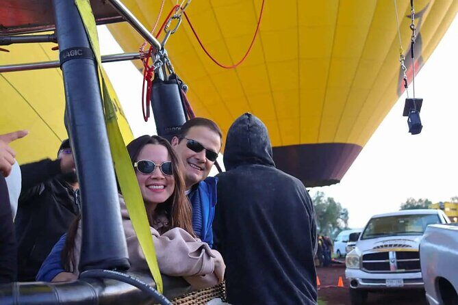 Balloon flight Teotihuacan, Breakfast in a cave Pick up in CDMX - An Early Balloon Ride Over Teotihuacán Valley