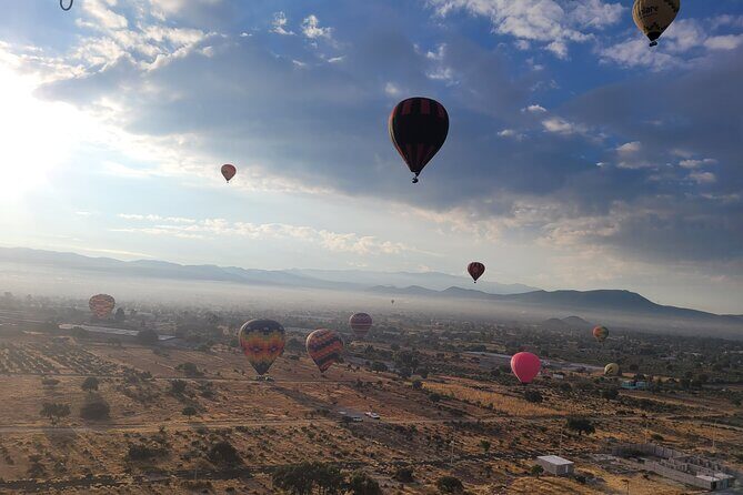 Balloon flight + Transportation + Breakfast in Cave or buffet + Pyramids - Teotihuacán crafts at Tlalocan: souvenirs that fit the theme