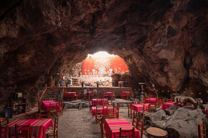 Balloon Flight with Breakfast in a Natural Cave and Transportation from CDMX - Why Teotihuacán is a strong match for hot air balloons