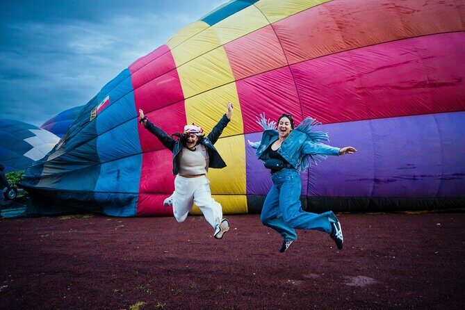 Balloon Flight with Breakfast in a Natural Cave and Transportation from CDMX - Landing toast and flight certificates: small moments, big payoff