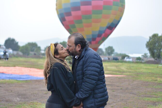 Balloon Flight with Breakfast in Cave and Pyramids of Teotihuacan - Landing ceremony: sparkling wine toast and your flight certificate