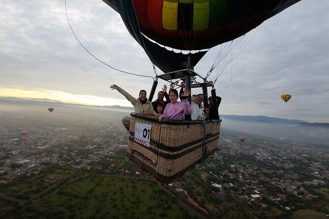 Balloon flight with breakfast in Cave and Pyramids tour from CDMX - Why this Teotihuacán sunrise balloon works (even before you fly)