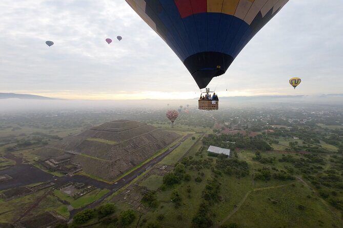 Balloon flight with breakfast in Cave and Pyramids tour from CDMX - Breakfast in a natural cave: the fun part, and the one thing to confirm
