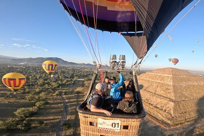 Balloon flight with breakfast in Cave and Pyramids tour from CDMX - Teotihuacán ruins walk: museum time, Quetzalcoatl temple, and shoe strategy